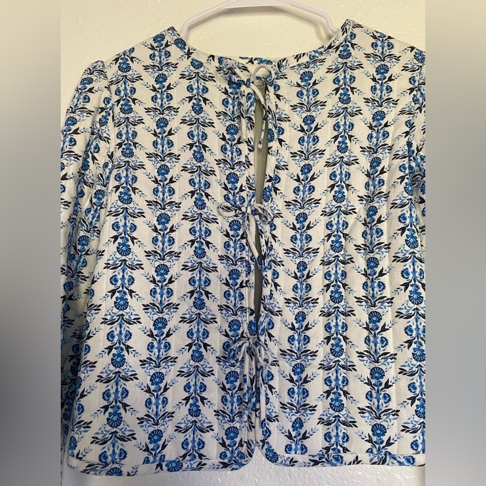 Caroline Constas Blue/White Floral Quilted Linen cottagecore Tie-Front Jacket - Picture 3 of 5